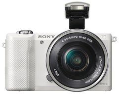 Sony A5000 ILCE5000LW.CEC Appareil photo num&eacute;rique hybride 20,1 Mpix Zoom optique 3x Blanc + Objectif 16-50 mm... N8
