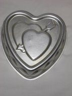 Vintage Wear-Ever Double Heart &amp; Arrow 4 1/2 Cup 8 1/2 x 8&quot; Cake Pan N2