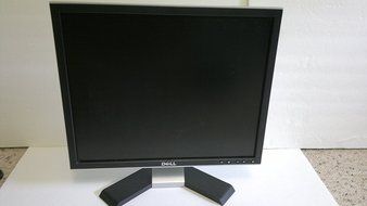 DELL 1908FPt LCD Monitor N3