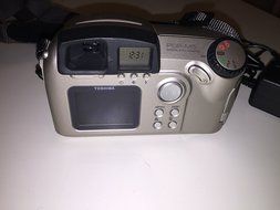 Toshiba PDR-M5 2MP Digital Camera w/ 3x Optical Zoom N5