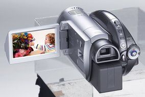 Panasonic HDC-DX1 AVCHD 3CCD High Definition DVD Camcorder with 12x Optical Image Stabilized Zoom (Discontinued... N3