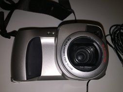 Toshiba PDR-M5 2MP Digital Camera w/ 3x Optical Zoom N7