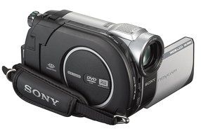 Sony DCR-DVD610 DVD Handycam Camcorder with 40x Optical Zoom (Discontinued by Manufacturer) N6