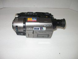SONY CCD-TRV46 Hi8 NTSC HandyCam N7