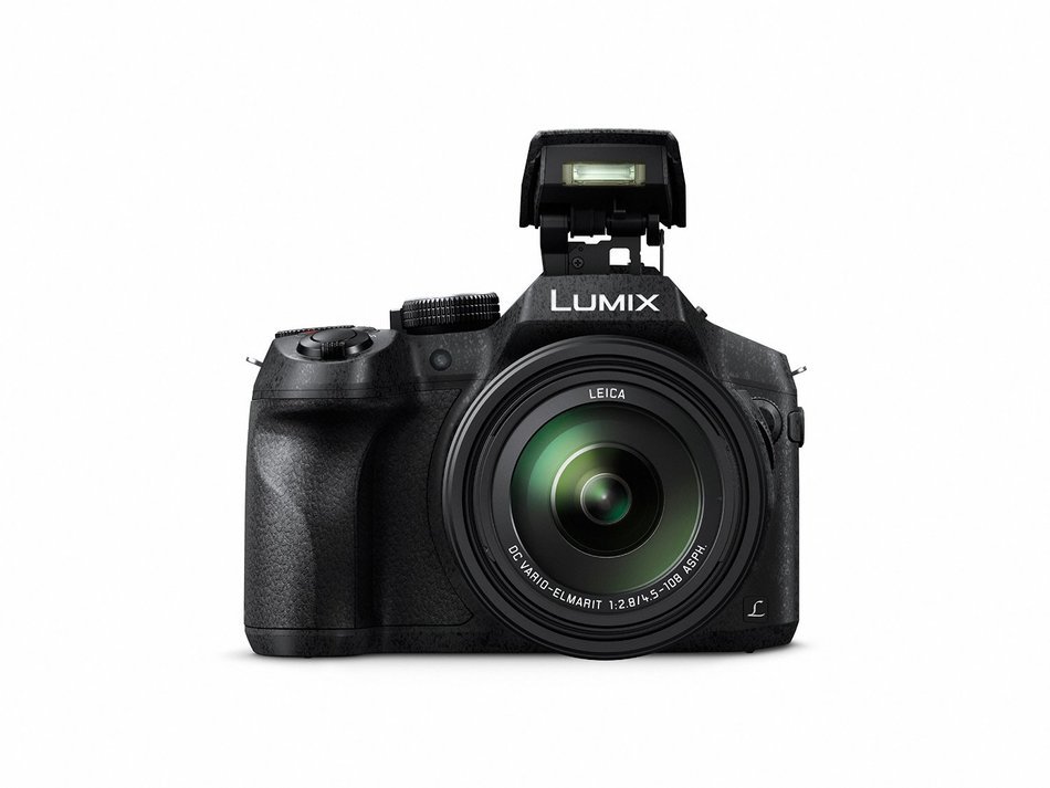 Panasonic LUMIX DMC-FZ300K 12.1 Megapixel, 1/2.3-inch Sensor, 4K Video, Splash & Dustproof Body, Leica DC Lens... N9