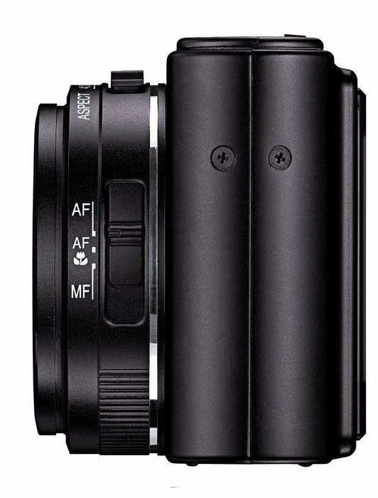 Leica D-LUX 3 10MP Digital Camera with 4x Wide Angle Optical Image Stabilized Zoom (Black) (Discontinued by Manufacturer)