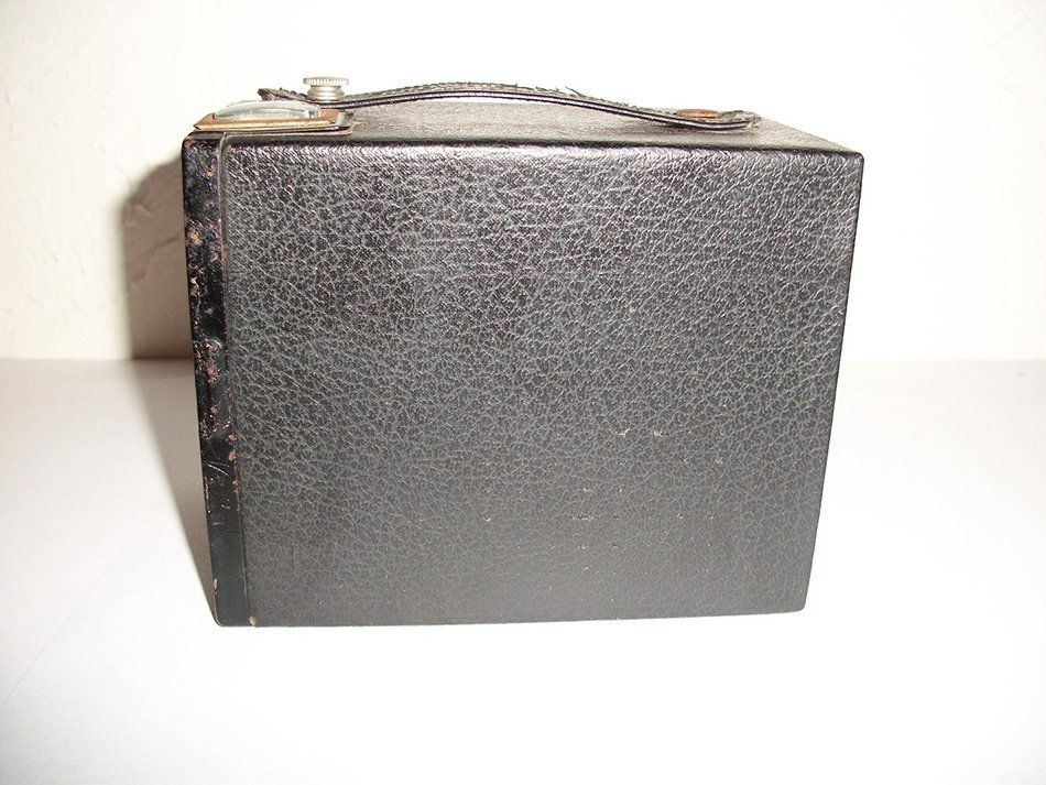 Vintage Kodak Brownie Target Six-20 Box Camera N3
