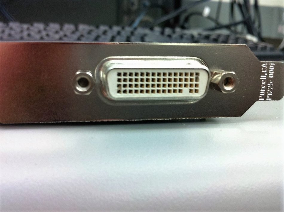 HP (1) DMS-59 Male to (2) DVI-I Dual Link Female Video Splitter Cable - 338285-009 N2