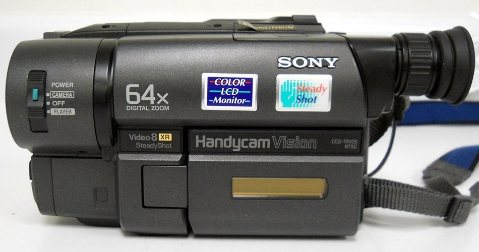 Sony CCD-TRV25 Camcorder Handycam Vision Color LCD Monitor N3
