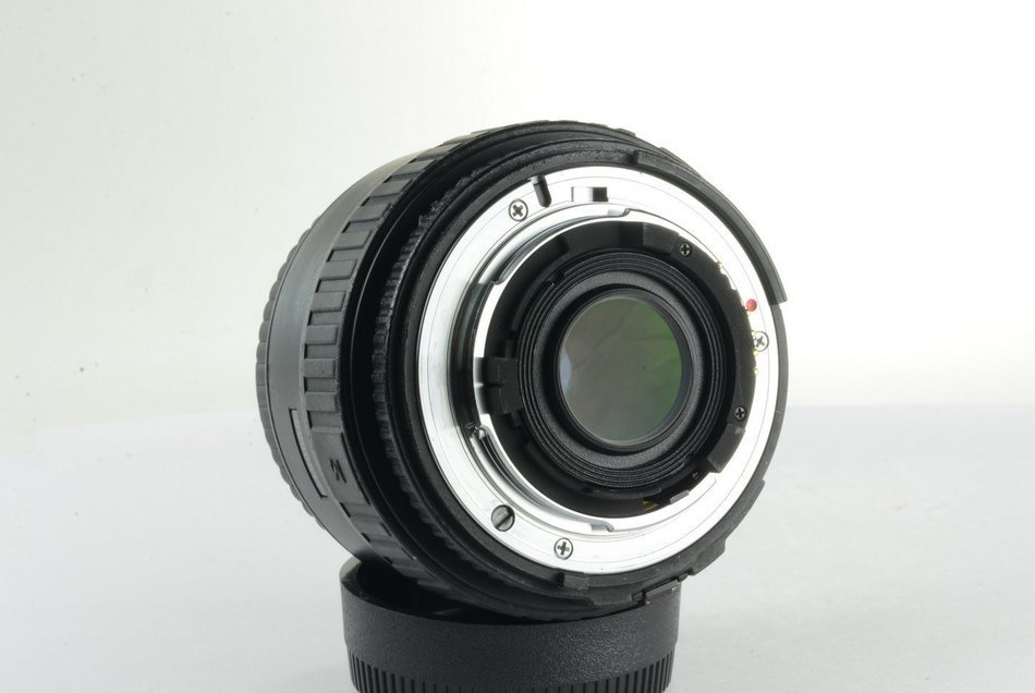 Sigma 35-80mm f/4-5.6 DL Manual focus Lens for Nikon SLR like F50, F55, N55, N65, D90, D80, D70, D60, D50, D40... N6