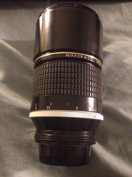 Nikon 180mm f/2.8 ED-IF AF Nikkor Lens for Nikon SLR Cameras N2
