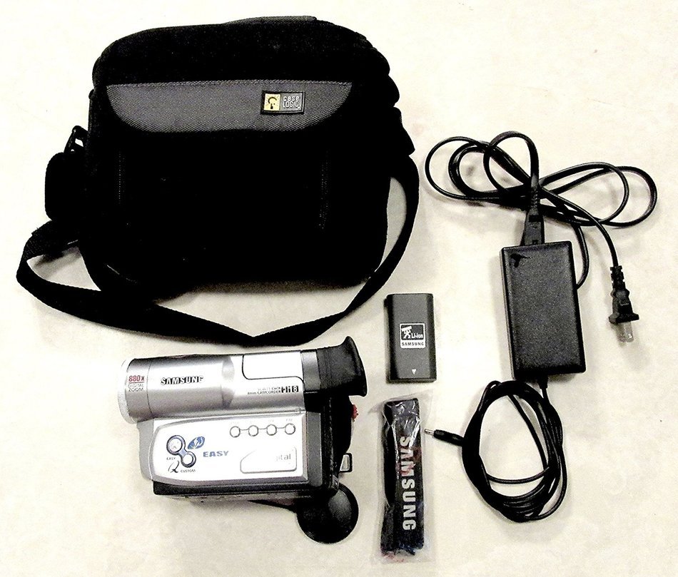 Samsung SCW71 Hi8 Camcorder with 22x Optical Zoom and Black/White Viewfinder (Discontinued by Manufacturer) N8