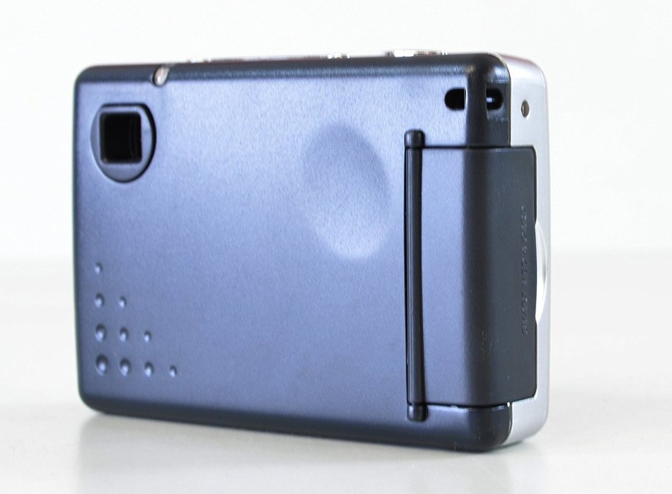 Oregon Scientific Ds6889 1.3 Mega Pixel Digital Camera With Zoom And Smart Media Expansion N3