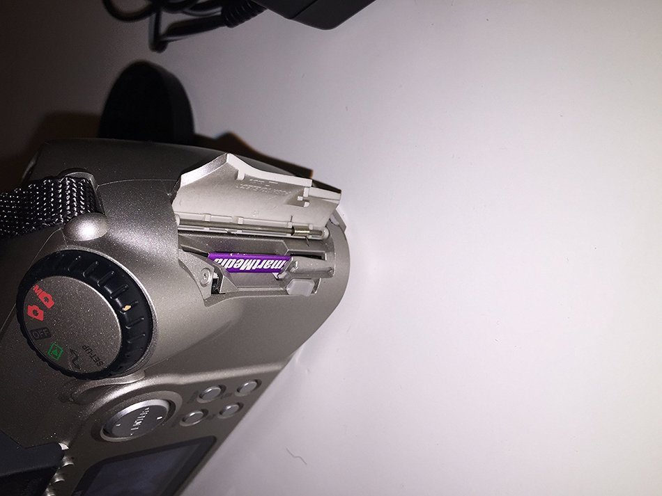 Toshiba PDR-M5 2MP Digital Camera w/ 3x Optical Zoom N6