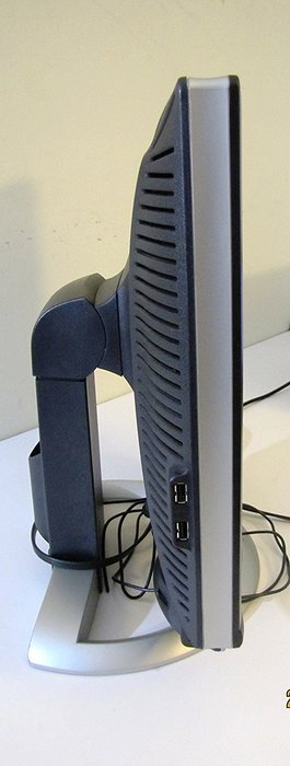 19" Dell UltraSharp 1905FP DVI Rotating LCD Monitor w/USB 2.0 Hub (Black/Silver) -Rotates... N2