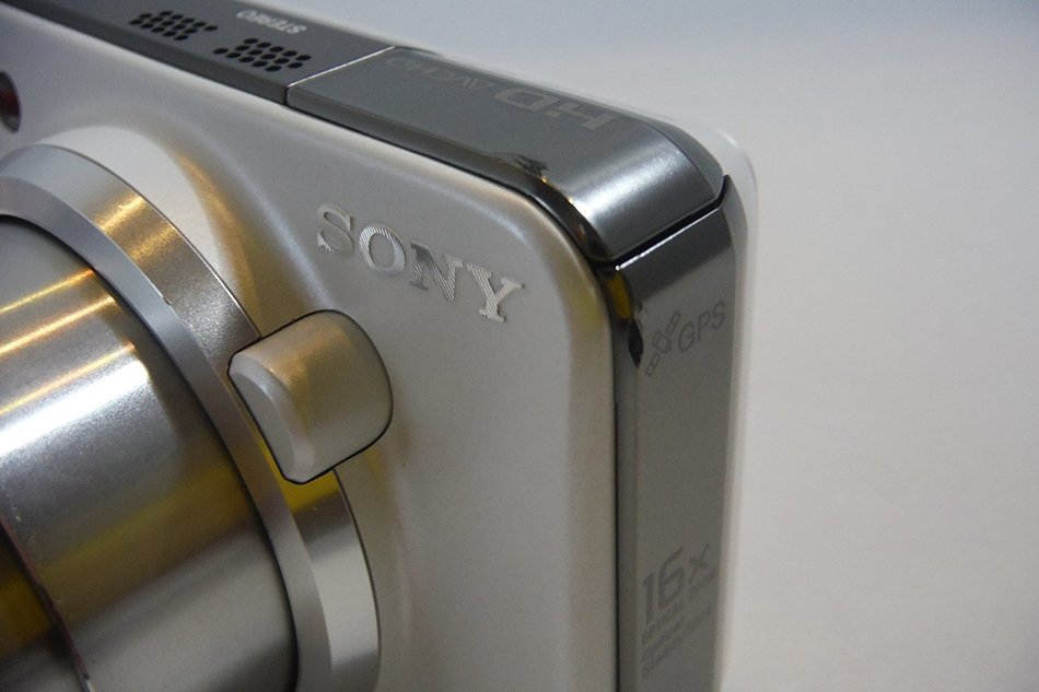 SONY Cyber-shot HX10V (18.2MP/x16 Optical zoom) White - International Version (No Warranty) N4