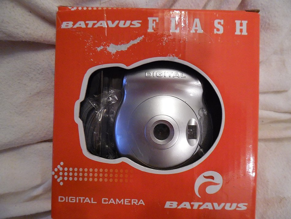 Batavus Digital Camera 300k Pixels with Software and Usb Cable N3