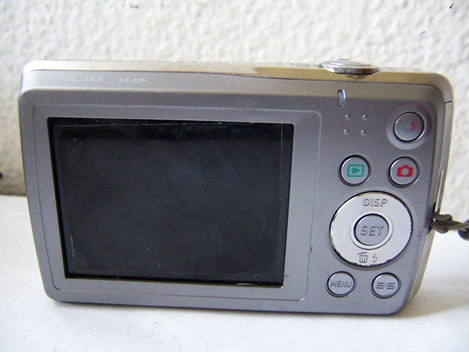 Casio EXILIM ZOOM EX-Z35 12.1 MP Digital Camera Silver N3