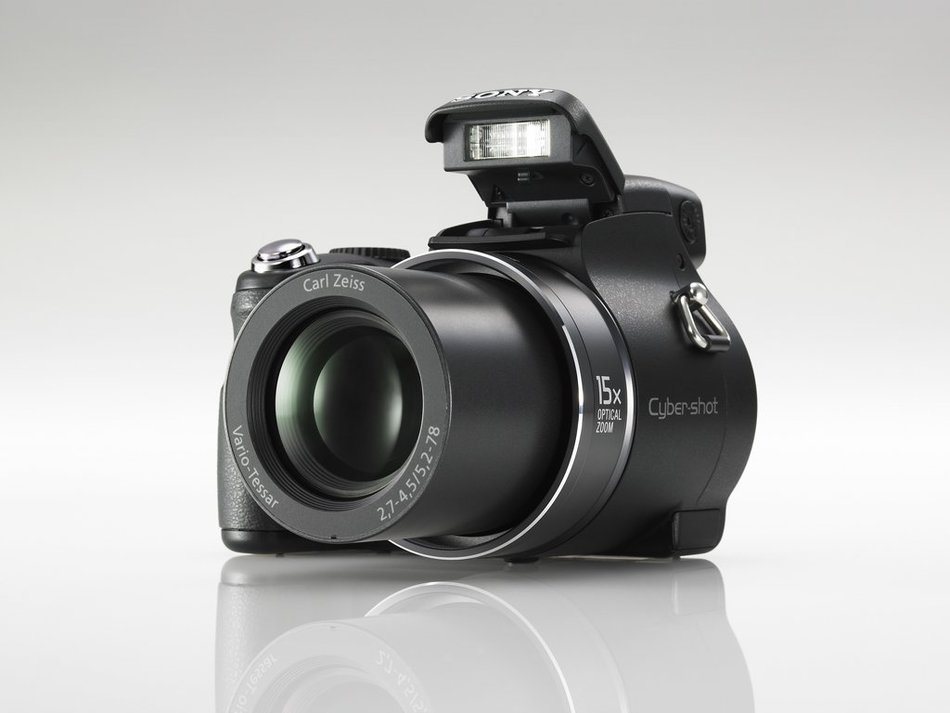 Sony Cybershot DSCH7 8.1MP Digital Camera with 15x Optical Image