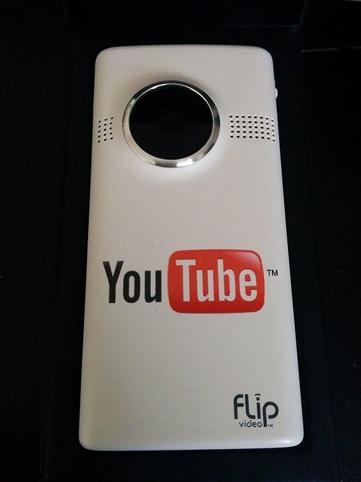 Flip MinoHD Video Camera 4 GB, 1 Hour (3rd Generation) - White