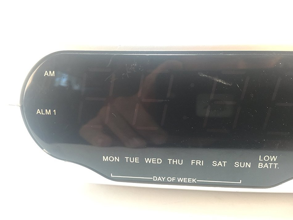 Emerson Smartset Dual Alarm Clock Radio CK 1850 N8