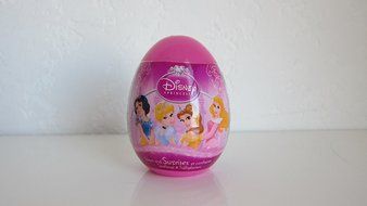 ONE PRINCESS plastic surprise egg with toy inside
