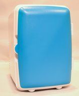 Uber Appliance UB-KH1 Uber Kuhl Electric Personal and Portable 4 Liter/6 can Mini fridge cooler and warmer AC/... N7