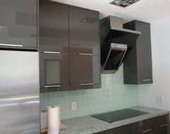 NT AIR Range Hood Wall Mount Stainless Steel Black Glass 28" KA-146-BLG NT AIR. Made in Italy. N2