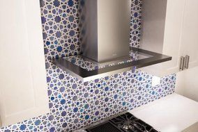 Essentials Modena 30" 715 CFM Wall Mount Range Hood
