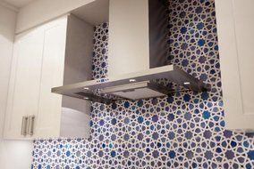 Essentials Modena 30" 715 CFM Wall Mount Range Hood N2