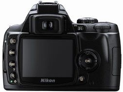 Nikon D40 6.1MP Digital SLR Camera Kit with 18-55mm f/3.5-5.6G ED II Auto Focus-S DX Zoom-Nikkor Lens N6