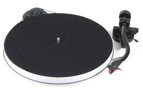 Pro-Ject RPM 1 Carbon Manual Turntable (White)