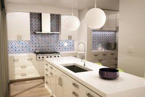 Essentials Modena 30" 715 CFM Wall Mount Range Hood N3