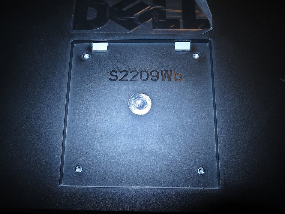 Dell 22" Model S2209Wb Widescreen LCD panel Monitor resolutions 1920 x 1080 N4
