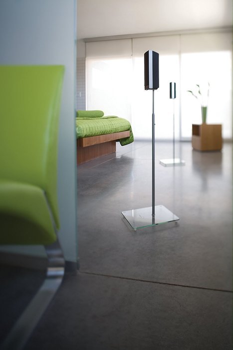 OmniMount ELO Speaker Stand, High Gloss Black N2