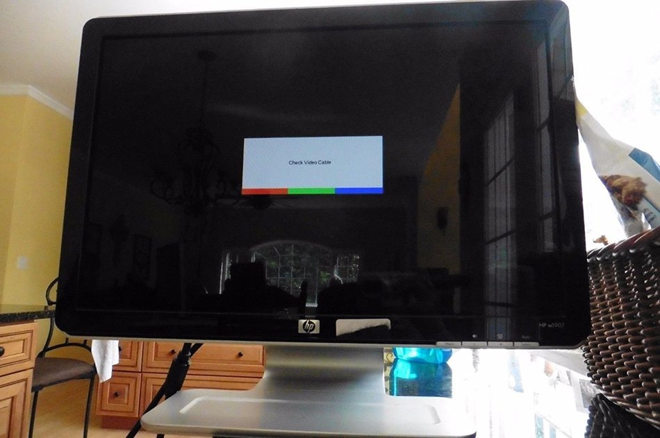 HP Hewlett Packard 19" LCD color monitor model w1907 built in speakers WORKING N4