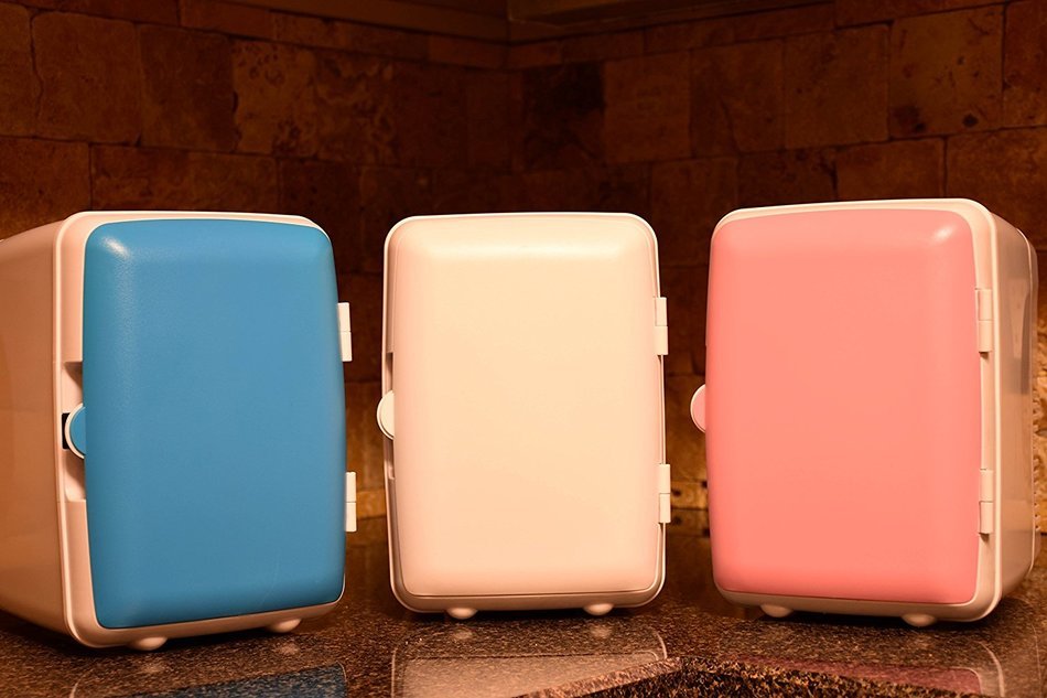 Uber Appliance UB-KH1 Uber Kuhl Electric Personal and Portable 4 Liter/6 can Mini fridge cooler and warmer AC/... N6