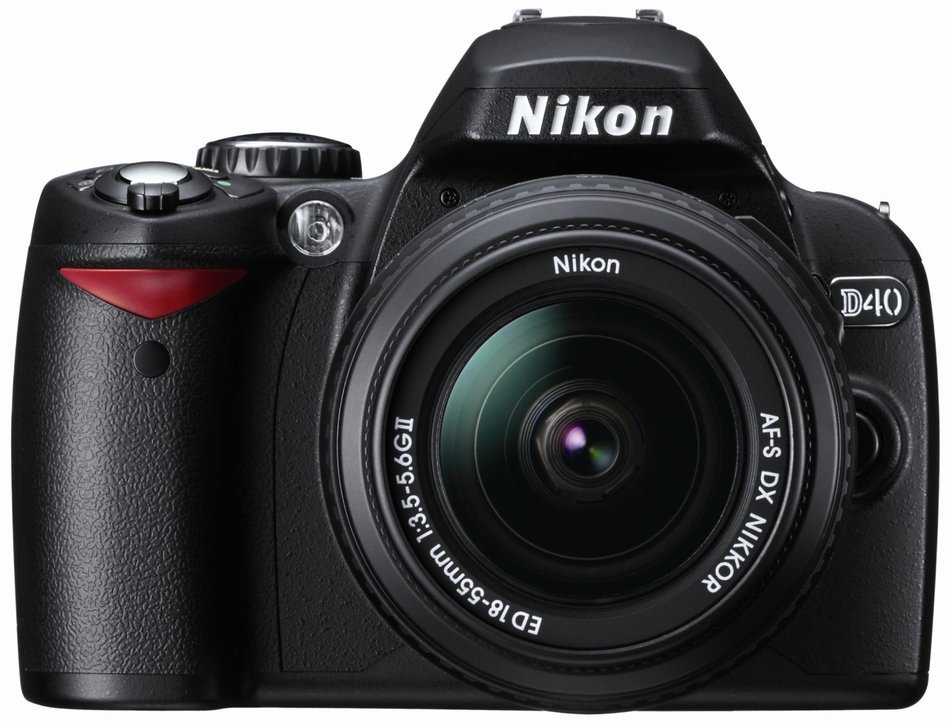Nikon D40 6.1MP Digital SLR Camera Kit with 18-55mm f/3.5-5.6G ED II Auto Focus-S DX Zoom-Nikkor Lens N5