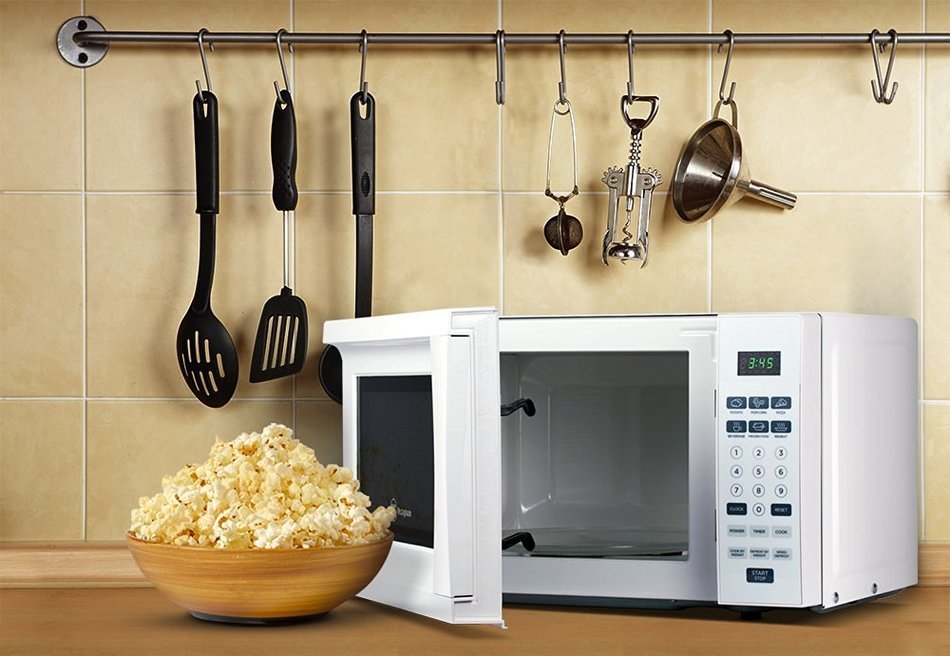 Westinghouse WCM770B 700 Watt Counter Top Microwave Oven, 0.7 Cubic Feet, Black Cabinet N7