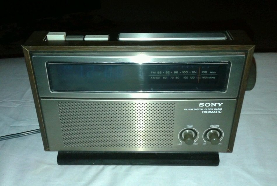 Rare Vintage Mint Sony Icf C815w Fm/am/lw Alarm Clock Radio Dream Machine N2