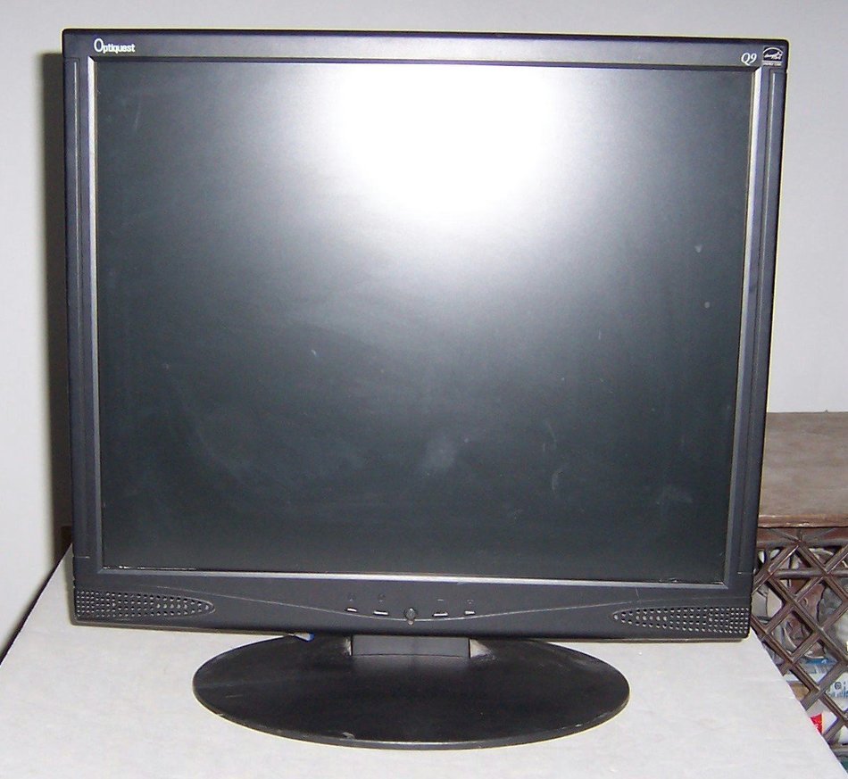 ViewSonic Optiquest Series Q9B-2 Black 19" LCD Monitor Built-in Speakers N4