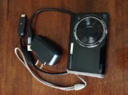 Samsung TL220 Dual View 12.2 Megapixel 4.6X Digital Camera - Black N5