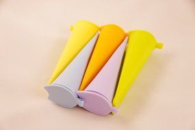 5 Silicone Ice Popsicle Maker Molds with Attached Caps | Squeeze Pockets Ice Pop Mold N4