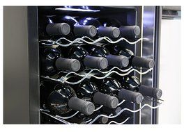 Whynter 20 Bottle Thermoelectric Wine Cooler with Black Tinted Mirror Glass Door N4