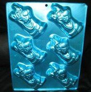 Wilton Scooby Doo Irridescents Mini Treats Cake Pan Mold ~ 6 Cavity