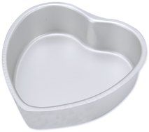 Wilton Decorator Preferred 10-Inch Heart Shaped Cake Pan N2