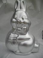 Wilton Cake Pan: 3D Holiday Bunny (502-3452, 1984)