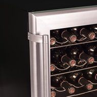 Koldfront 16 Bottle Thermoelectric Wine Cooler - Platinum N9