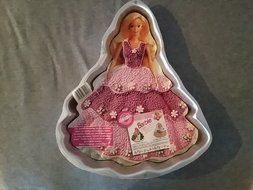 Wilton Cake Pan: Beautiful Day Barbie/Beach Barbie (2105-3500, 1996) N2