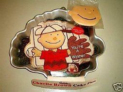 Wilton Charlie Brown with Baseball Glove or Football Player (2105-1317) Charles Schultz Retired